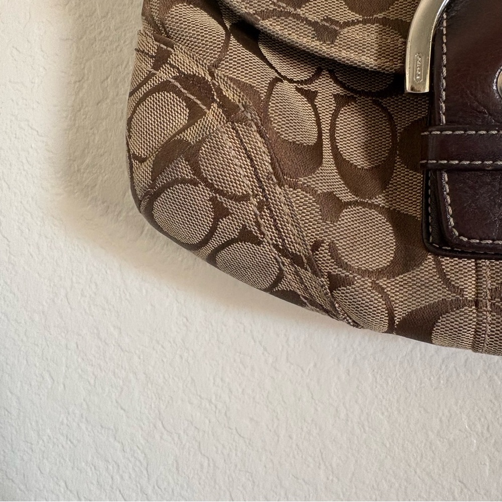 Y2K Coach Soho Signature Flap Buckle Small Canvas Shoulder Bag in Brown 060 6171 - Picture 3 of 11